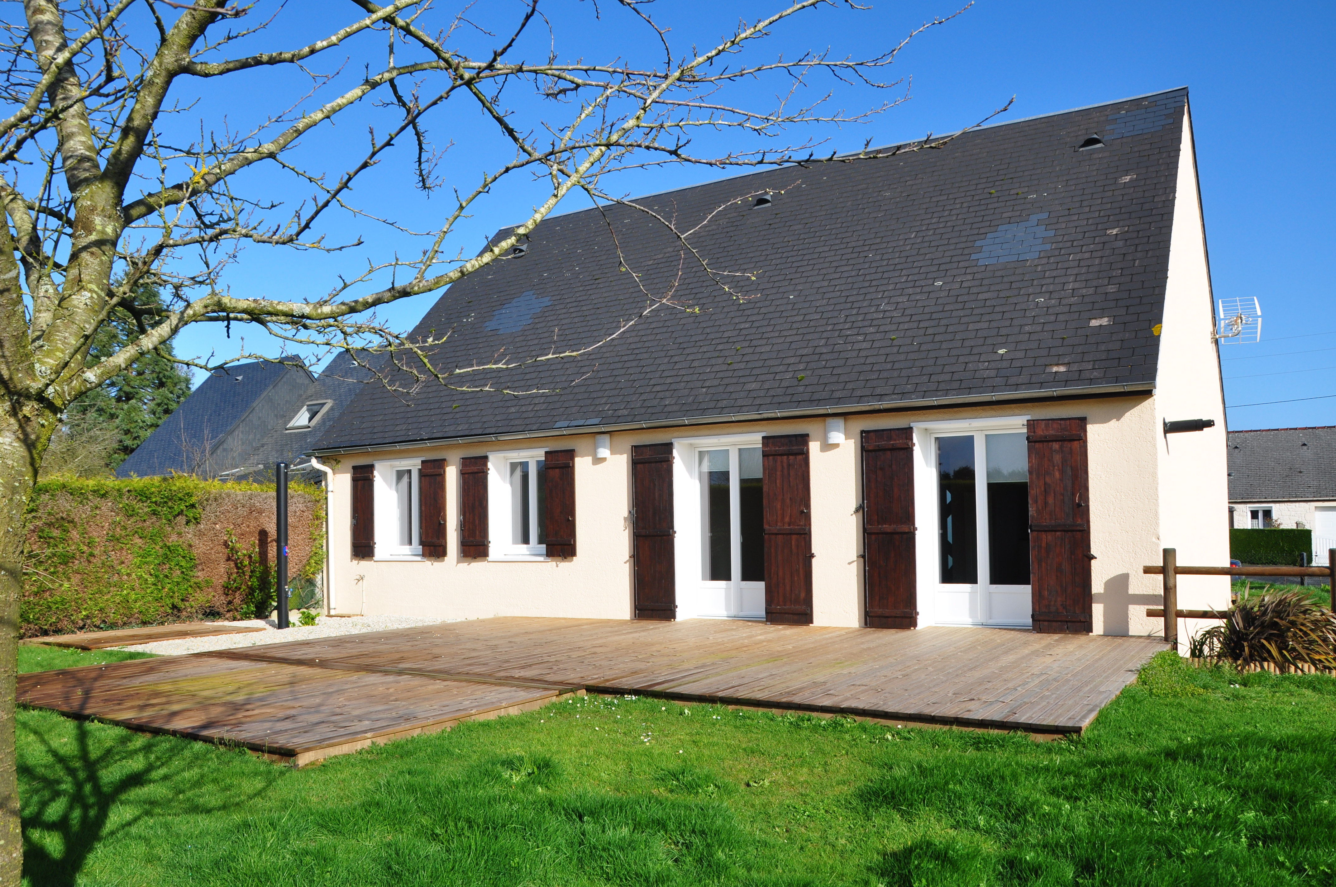 vente Maison de plain pied avec soussol complet avec commerces à proximité